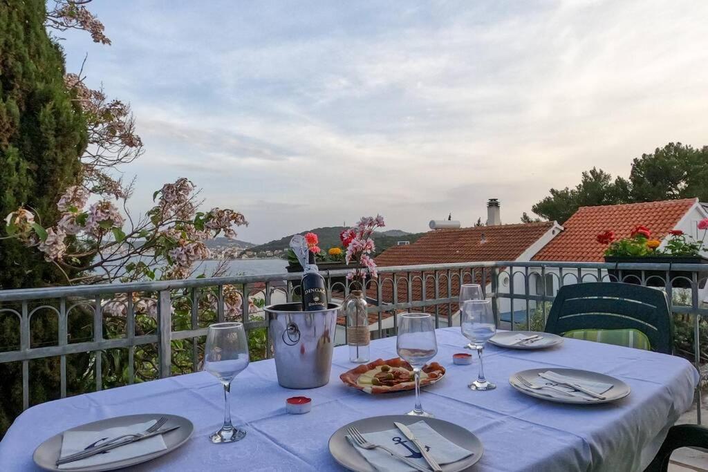 Kn House With Two Apartments Near Sea Rogoznica  Esterno foto